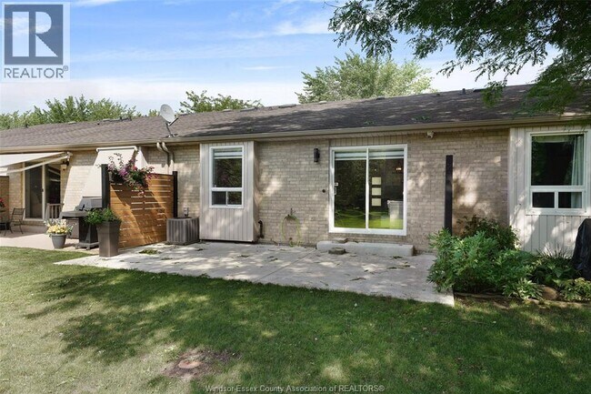 Photo - 19 Malibu Dr