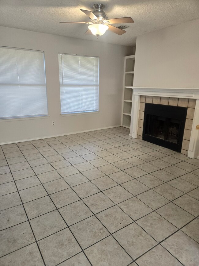 Photo - 2903 W Slaughter Ln