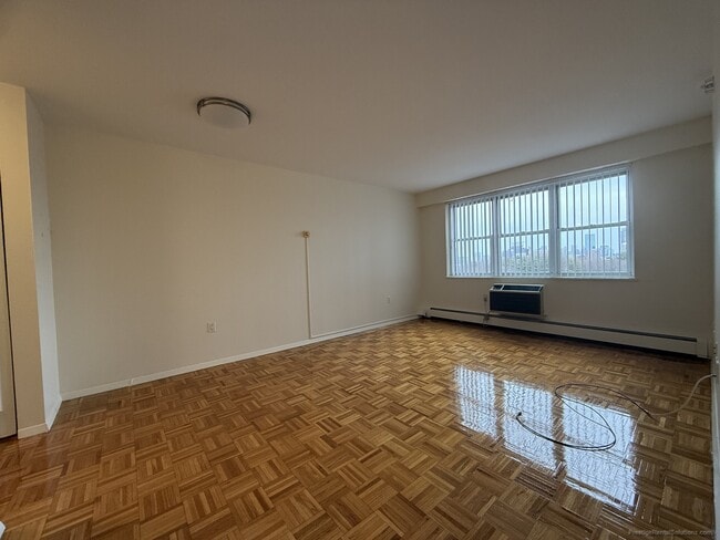 Building Photo - 530 Cambridge St Unit 807