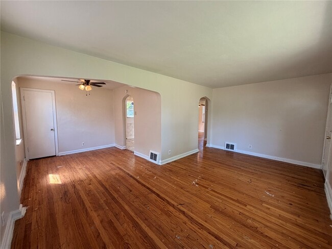 Photo - 5721 Acme Ave