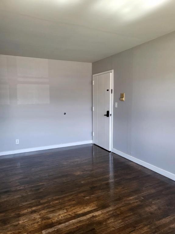 Photo - 1059 Midland Ave