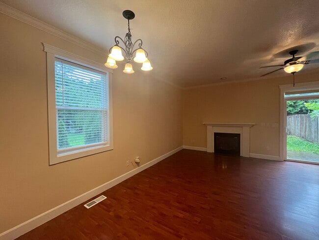 Photo - 1242 SE Roberts Ave