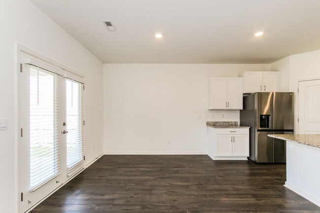 Photo - 5740 Timber Leaf Lp