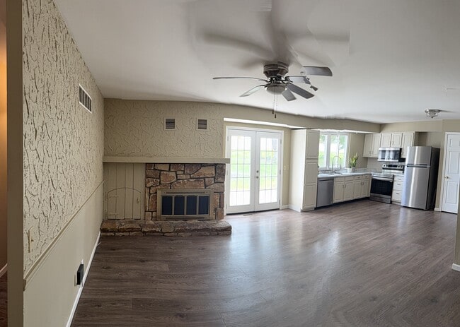 Photo - 40 S Hillview Dr