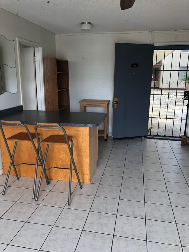 Photo - 1914 University Ave Unit 212