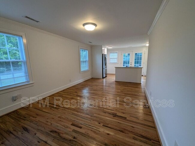 10 Barnard Dr
