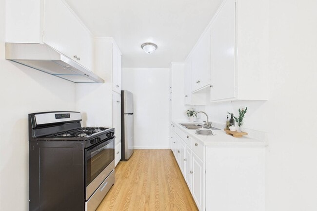 Photo - Buffalo Sherman Oaks Apartments