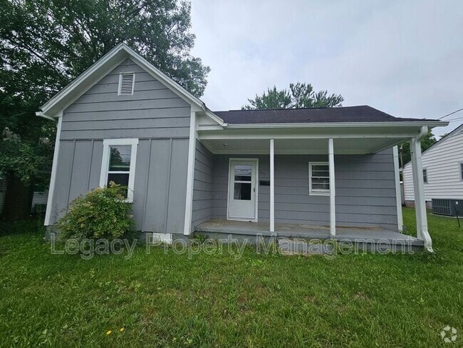 Building Photo - 1111 N Mebane St Rental