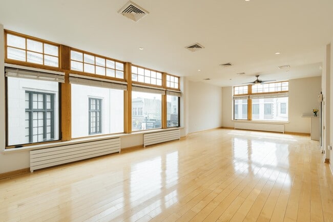 Building Photo - 30 Park Ave Unit 2