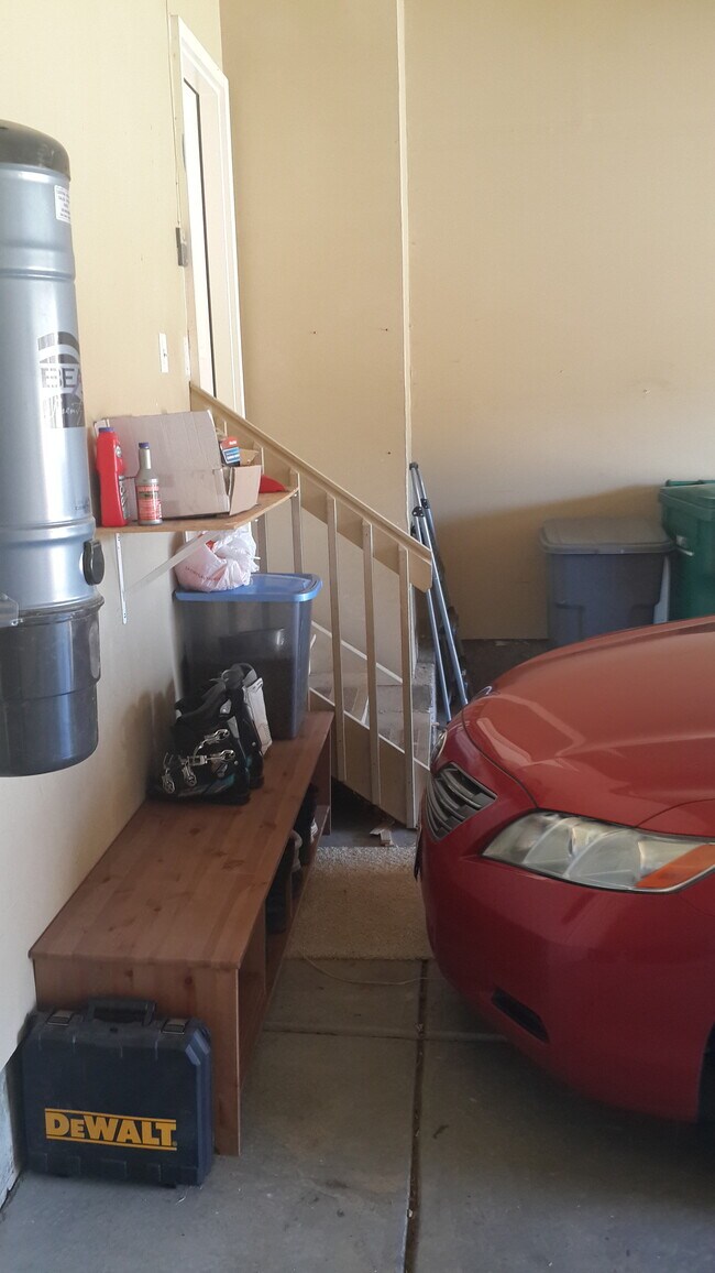 Garage - 4073 South Netherland Street