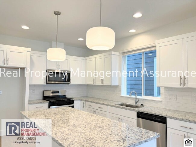 Building Photo - 3023 SW Sherman Pl Rental