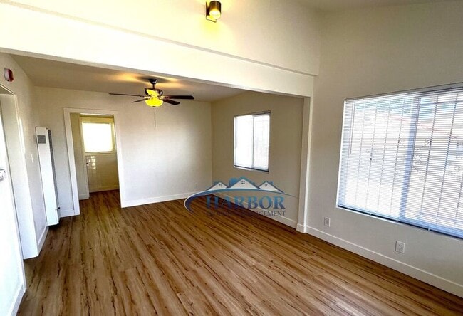 Photo - 1072 W 21st St Unit B