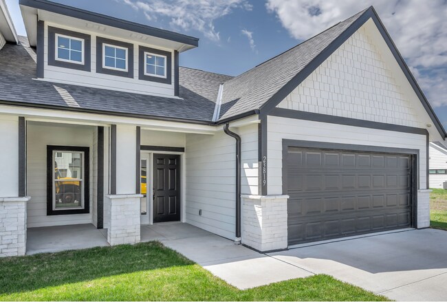 Modern Duplex with Spacious Design & Upsca... - Modern Duplex with Spacious Design & Upsca... House