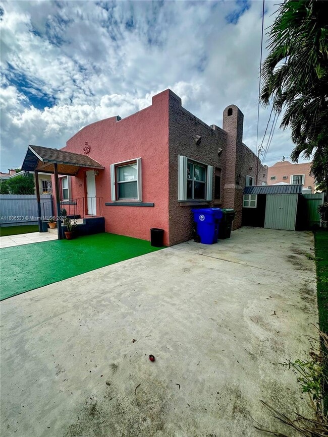 Photo - 1773 NW 19th St Unidad Front