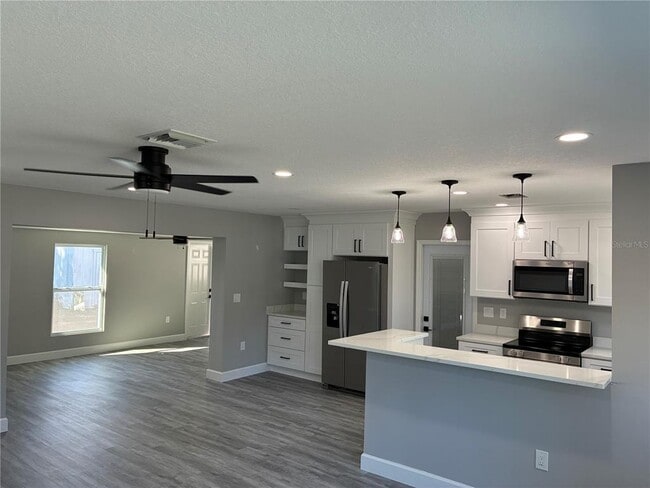 Photo - 9024 2nd St N