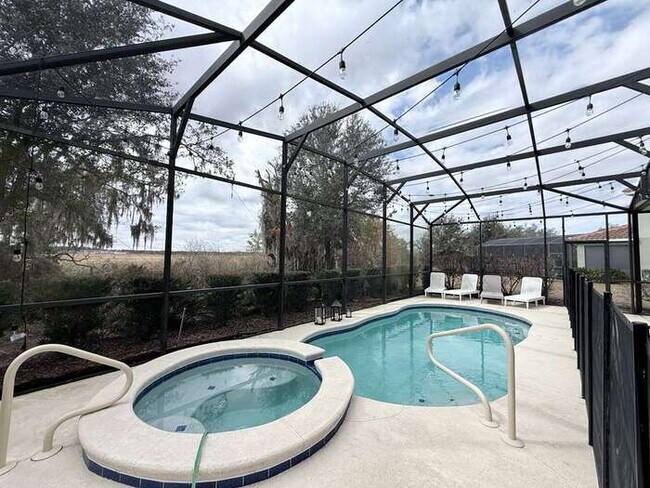 Photo - 8032 Oak Shadow Ct