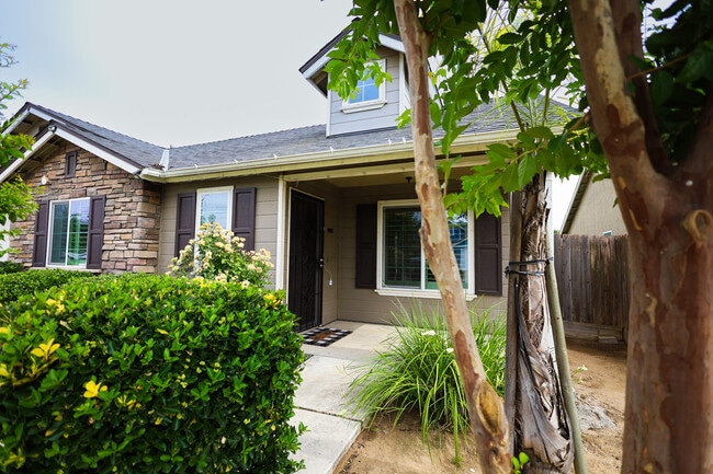 6673 E El Monte Way