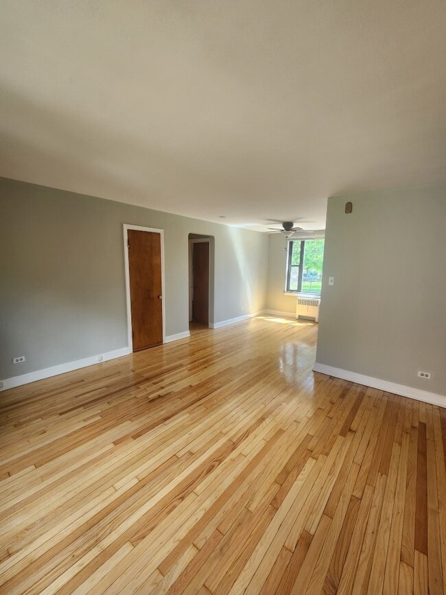 Photo - 7379 N Winchester Ave Unit 2N