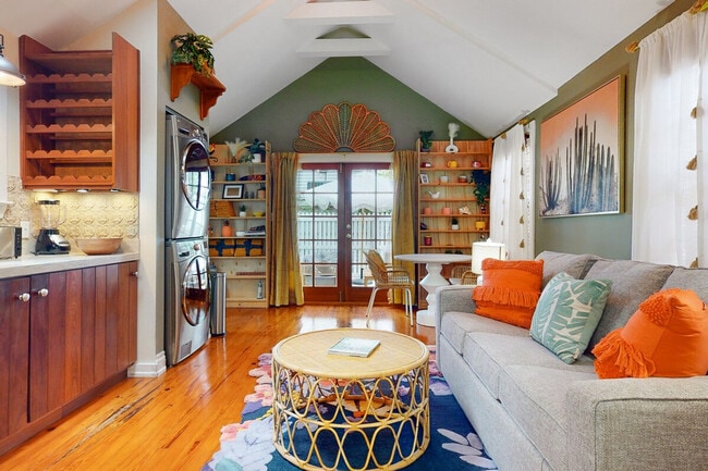 Building Photo - 1011 Howe St Unit ID1385998P