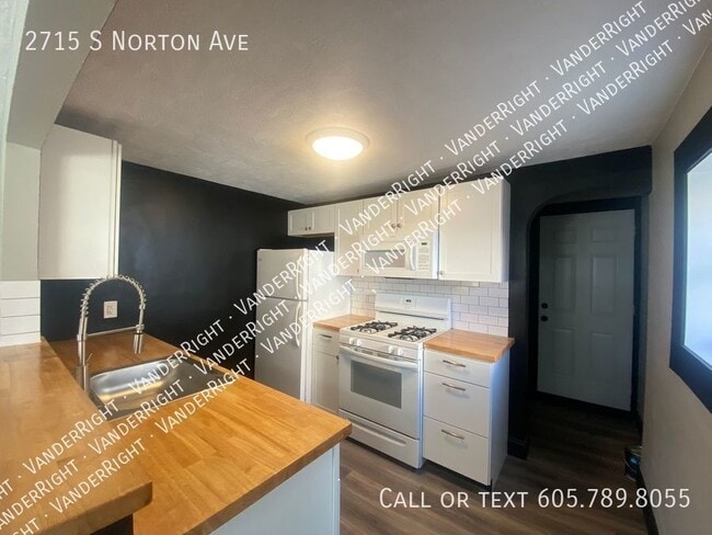 Photo - 2715 S Norton Ave
