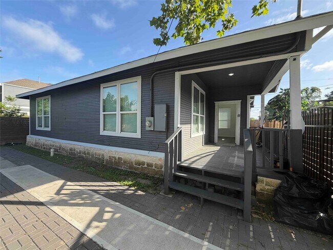 Photo - 2404 Burkett St.