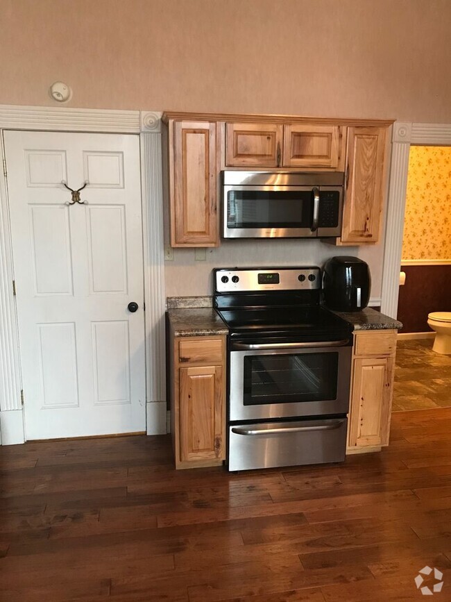 Building Photo - 212 W Main St Unit A Rental