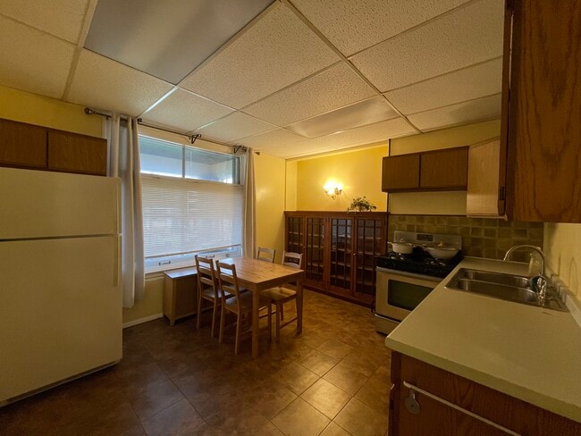 Building Photo - 5432 Baywood St Unit #1 Rental