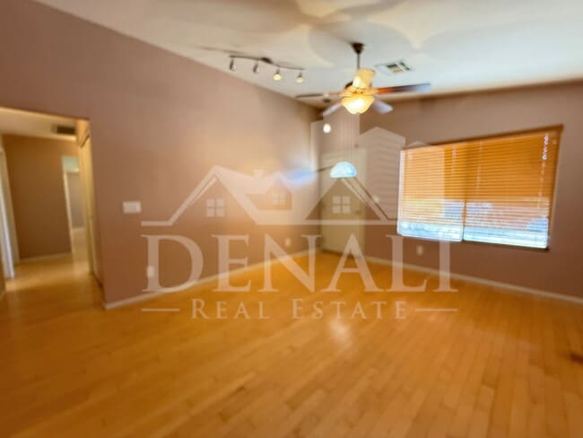 Photo - 2102 W Knox Rd