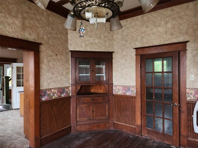 Photo - 403 Farquhar St