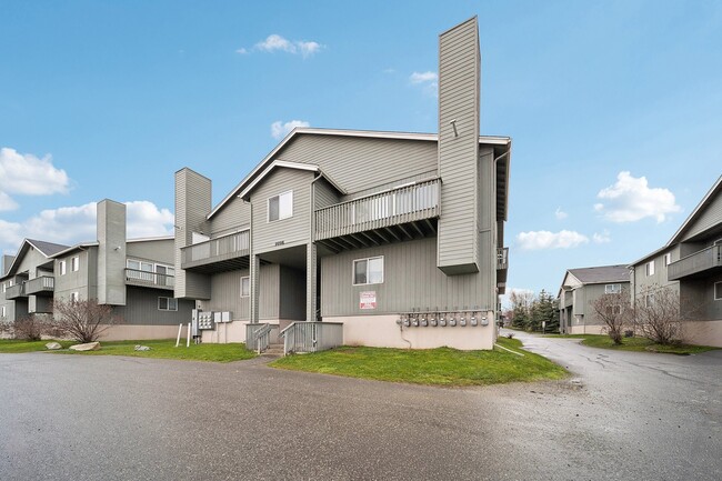 Building Photo - ReNew Bayshore Townhomes