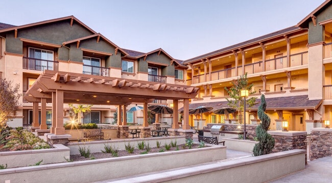 Broadway Villas