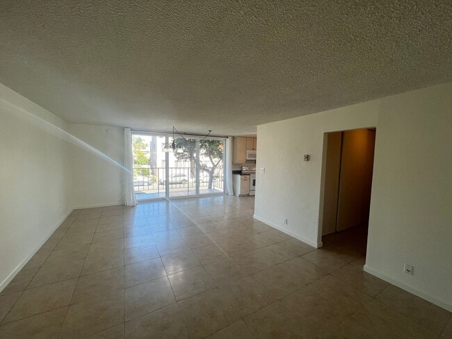 Photo - 2 Bedroom 2 Bath Spacious Condo For Rent in Long Beach Comes with Assigned Garage Space !