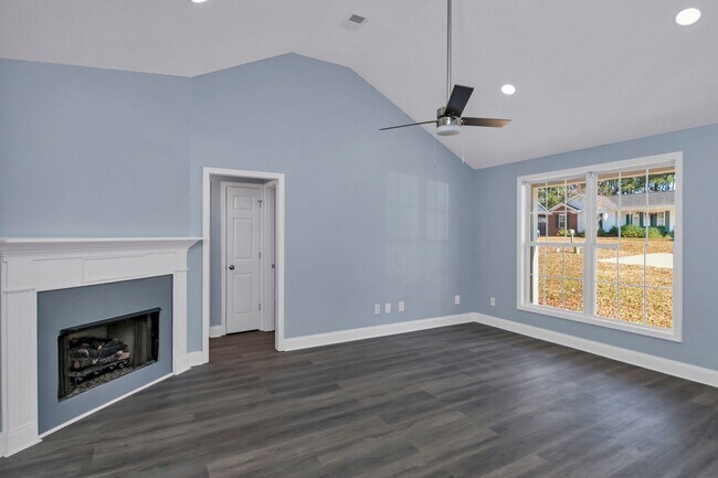 Photo - Beautifully Updated 3BR Home Minutes from Fort Jackson, VA Hospital & I-77