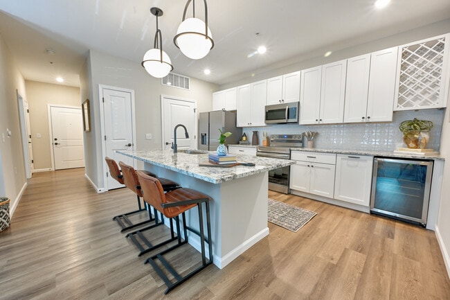 Photo - Fairmont Apartments