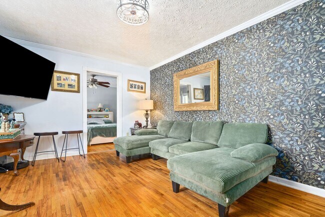 Photo - House in Auburn Available NOW!