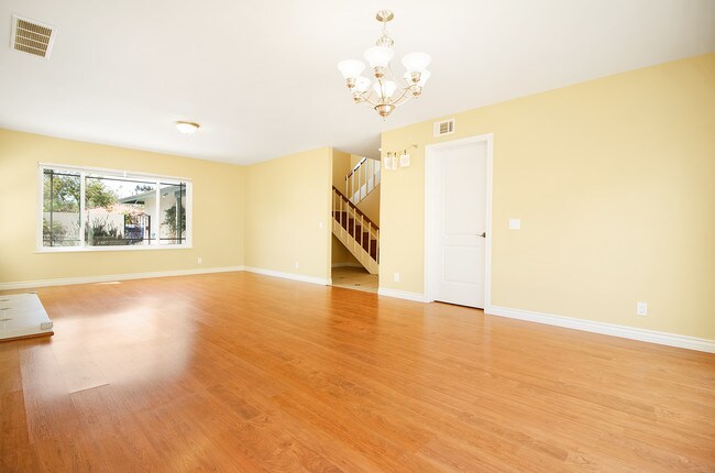 Photo - 8 Hopkins St