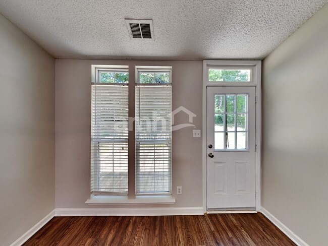 Photo - 1720 Silverberry Ct