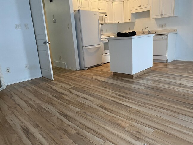 Photo - 2266 Atkinson St