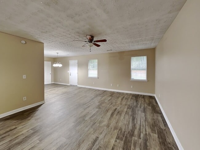 Photo - 105 Whitehead Dr