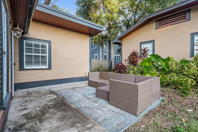 Photo - 927 E Shadowlawn Ave