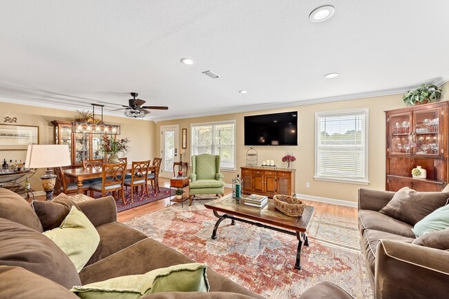 Photo - 304 Squirrel Hollow