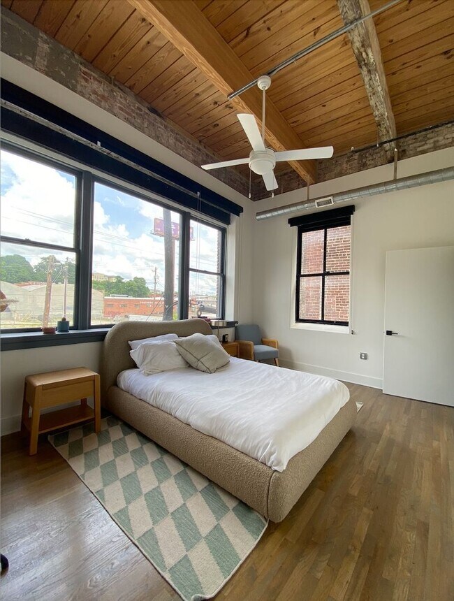 Photo - Lofts At Abrams Fixtures