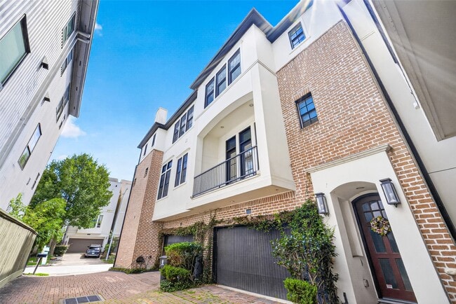 Photo - 308 W Bell St