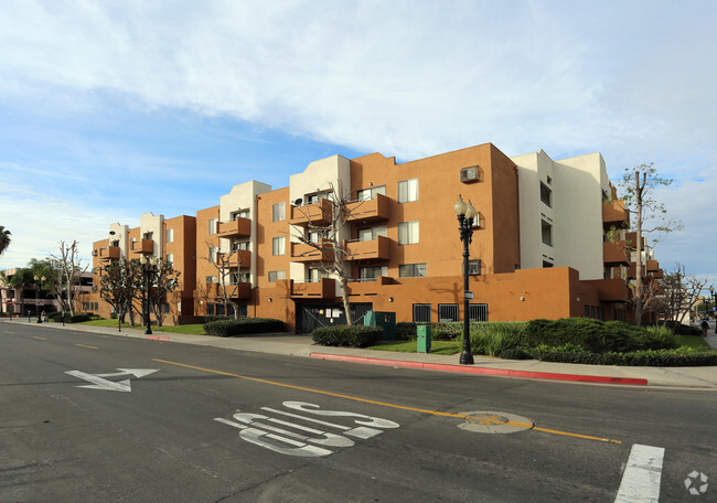 Primary Photo - Garden Court Apartments