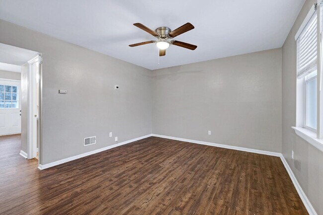 Photo - 228 Waldo St