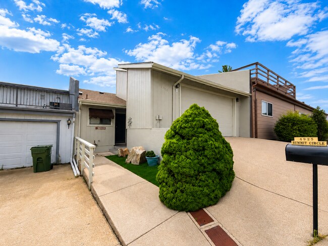 Photo - 4925 Summit Cir