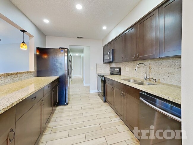 Photo - 1237 Edgerton Dr