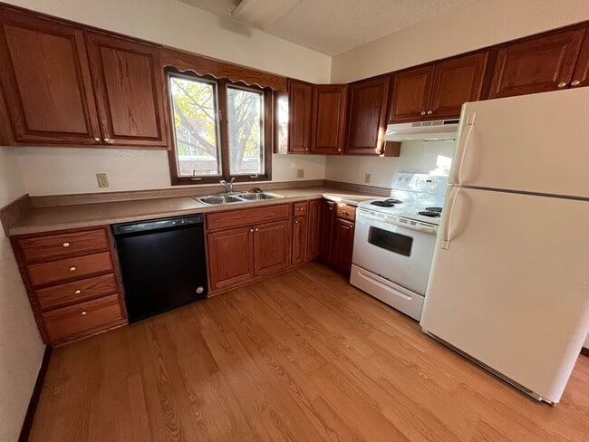 615 6th St NE Unit 7
