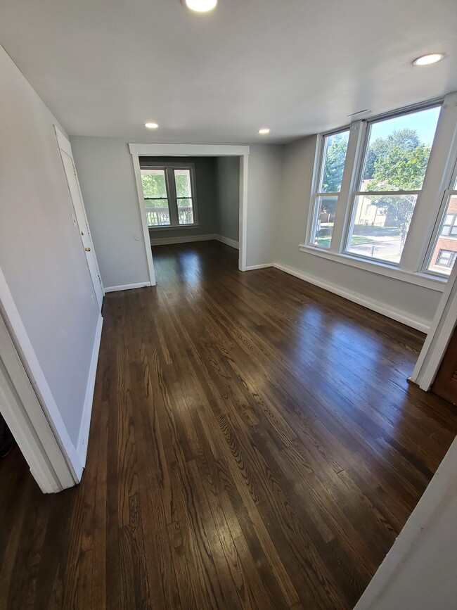 Photo - 2704 E 77th St