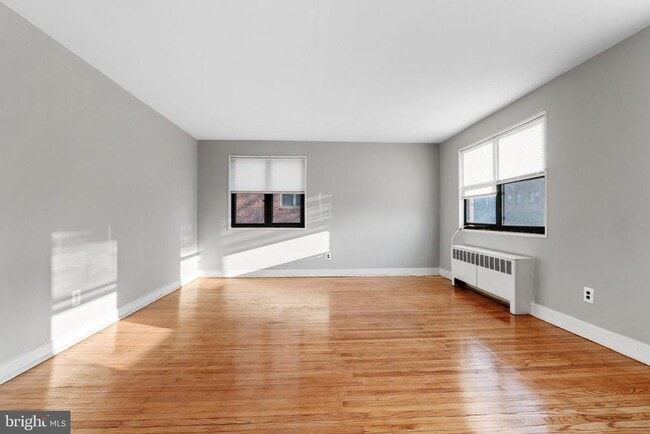 Building Photo - 131 Forest Ave Unit 2A